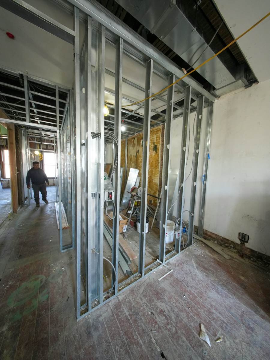 Estrutura de paredes em perfis de aço galvanizado